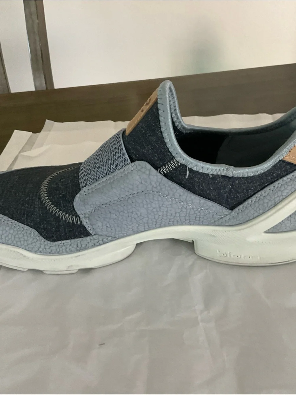 Comfort Walking Women Size 8.5 ECCO Biom Lite Slip On Gray Blue Sneakers